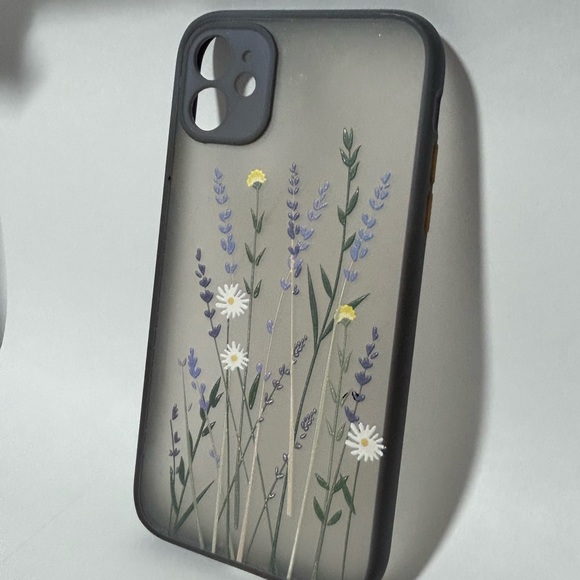 Amazon Iphone 11 phone case flower design - Picture 4 of 7